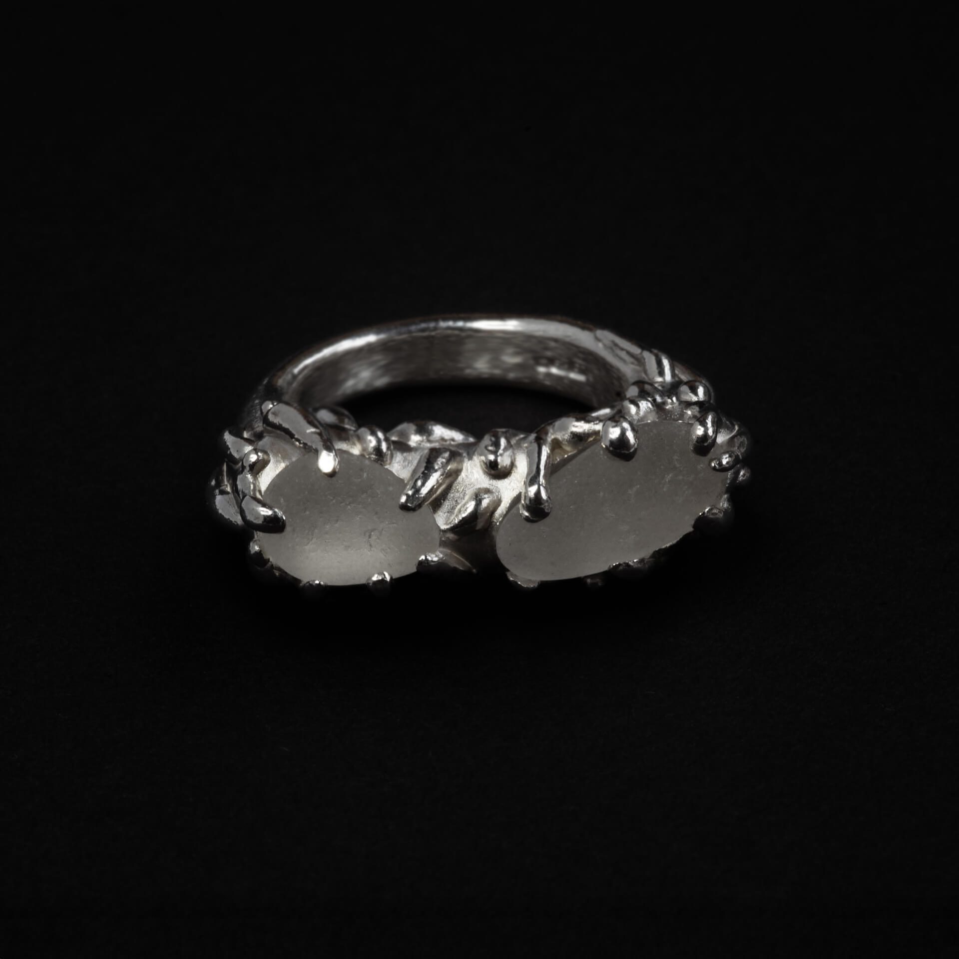 double_white_Stone_front